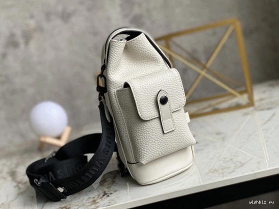 WIS LOUIS XS VUITTON CHRISTOPHER 0819